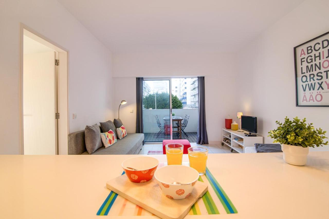 Modern Apartment By The Sea Quarteira Ngoại thất bức ảnh
