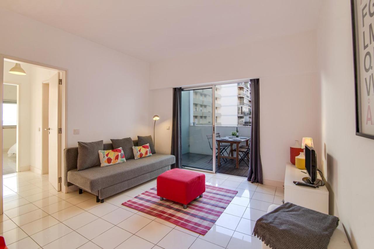 Modern Apartment By The Sea Quarteira Ngoại thất bức ảnh